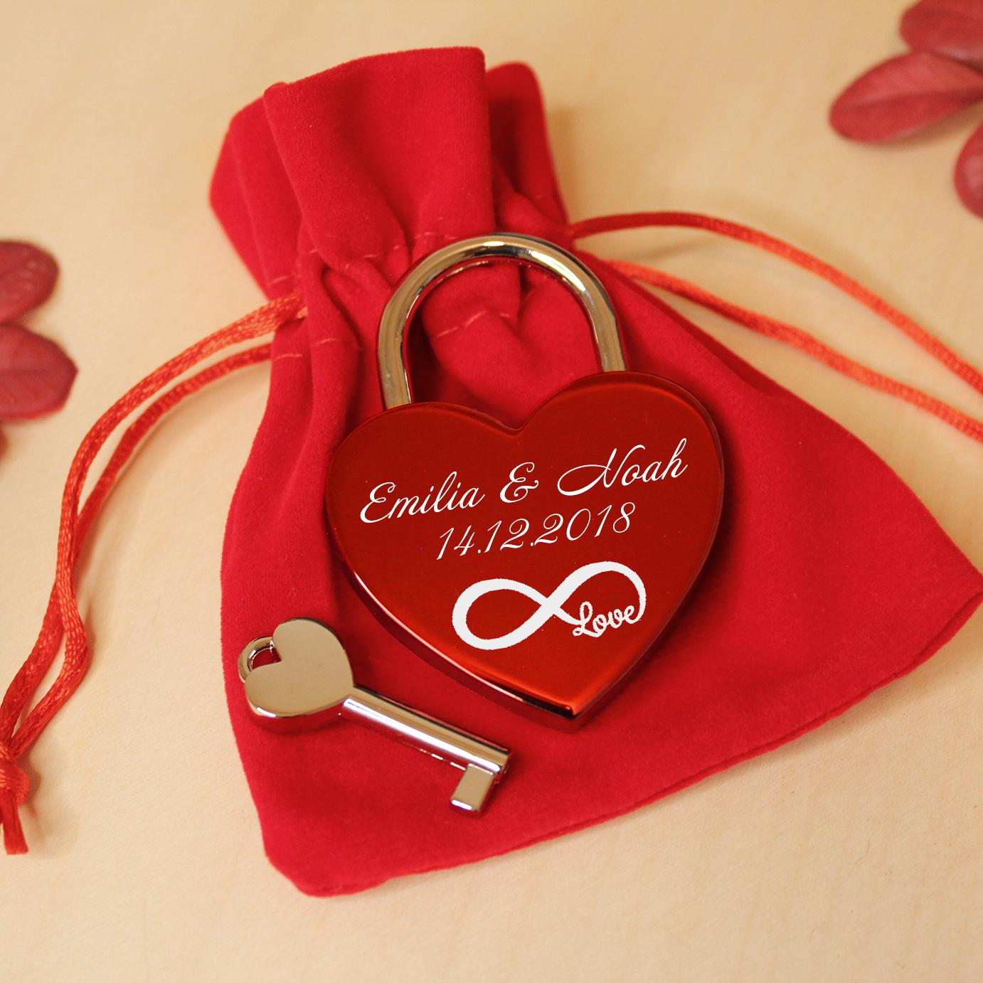 LOVEGOALS Herz Liebesschloss mit Gravur und Schlüssel zum Valentinstag Geburtstag